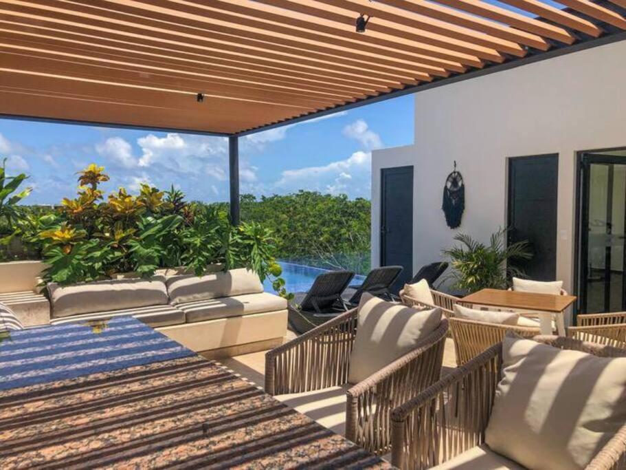 Suit Next To The Common Top Roof Exclusive Building Kingsize Bed 2 Super Pools, Gym, Grill Тулум Екстериор снимка