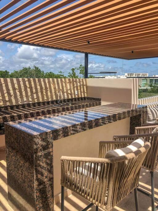 Suit Next To The Common Top Roof Exclusive Building Kingsize Bed 2 Super Pools, Gym, Grill Тулум Екстериор снимка